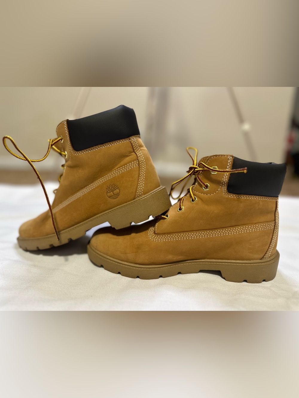 Timberland Kids Tan Wheat Nubuck Lace-Up Boots with Black Collar